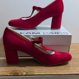 Dream Pairs Women's Vibrant Red Heels Size 7